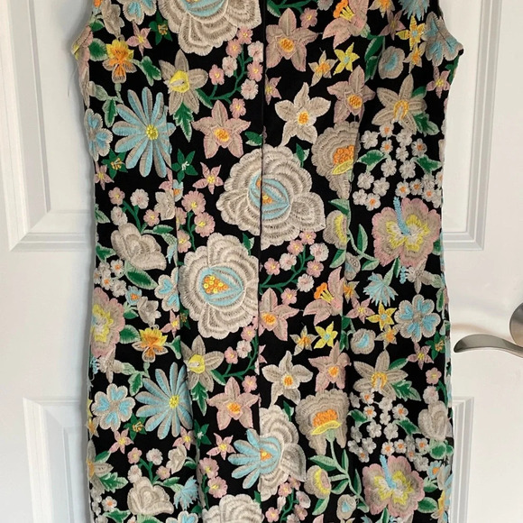 Carmen Marc Valvo Multi-colored Floral Embroidered Sheath Dress 29710 - Picture 9 of 16